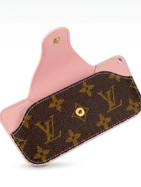 VERY LAST ONE! 🩷🤎 Pink + Brown Monogram Sunglasses Eyewear Case